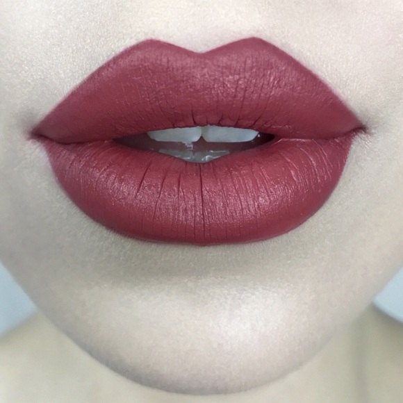 Kat Von D Studded Kiss Lipstick ๐ - Picture 9 of 11